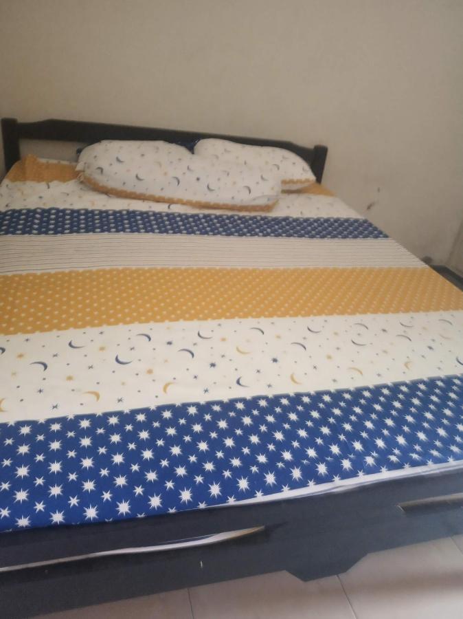 Kost Backpacker Hotel Sidoarjo Buitenkant foto