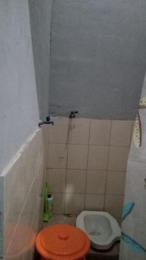 Kost Backpacker Hotel Sidoarjo Buitenkant foto