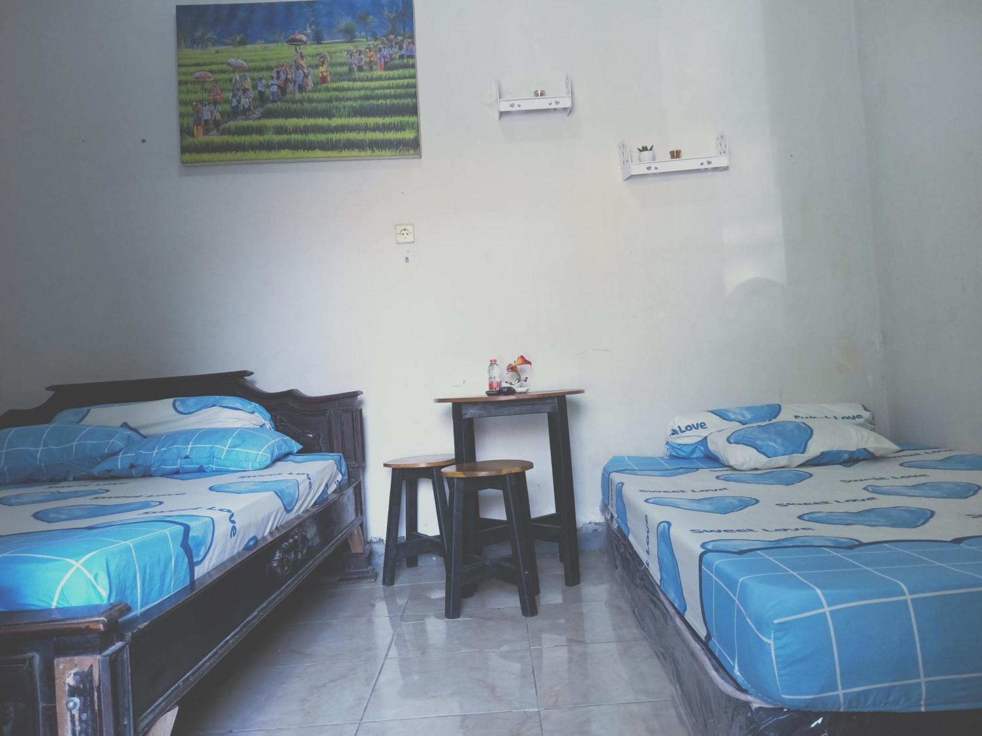 Kost Backpacker Hotel Sidoarjo Buitenkant foto